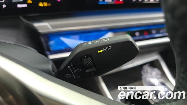 BMW i7 2023 — Photo 18/37