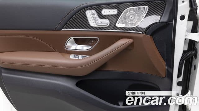 Mercedes-Benz GLE-Class 2025 — Photo 8/20