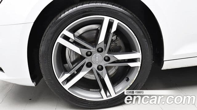 Audi A4 2019 — Şəkil 11/18