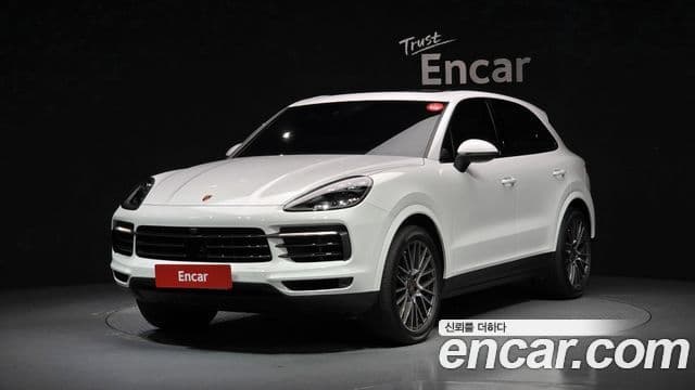 Porsche Cayenne 2022 — ფოტო 4/34