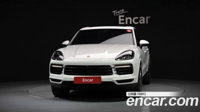 Porsche Cayenne 2022 — ფოტო 14/34