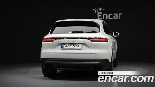 Porsche Cayenne 2022 — ფოტო 5/34