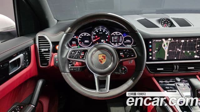Porsche Cayenne 2022 — ფოტო 25/34