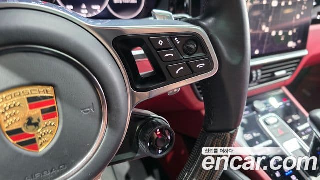 Porsche Cayenne 2022 — ფოტო 30/34