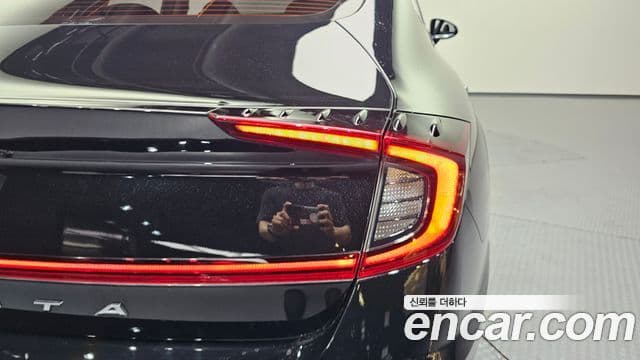 Hyundai Sonata Hybrid 2021 — Şəkil 17/30