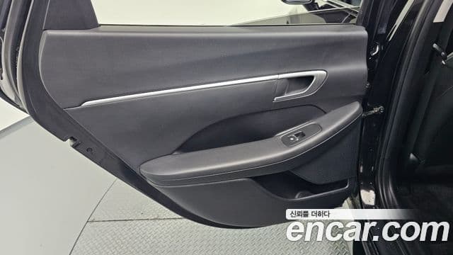 Hyundai Sonata Hybrid 2021 — Şəkil 22/30
