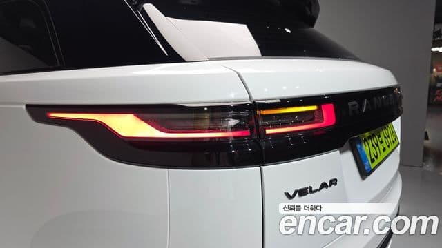 Land Rover Range Rover Velar 2025 — Photo 16/38