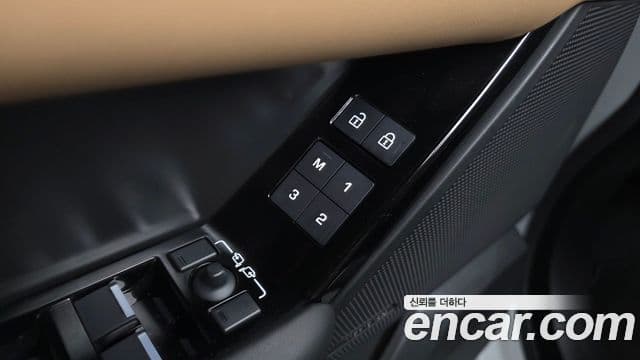 Land Rover Range Rover Velar 2025 — Photo 5/38