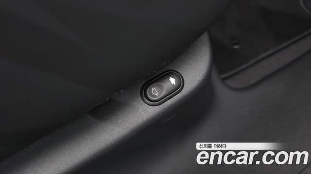 Land Rover Range Rover Velar 2025 — Photo 3/38