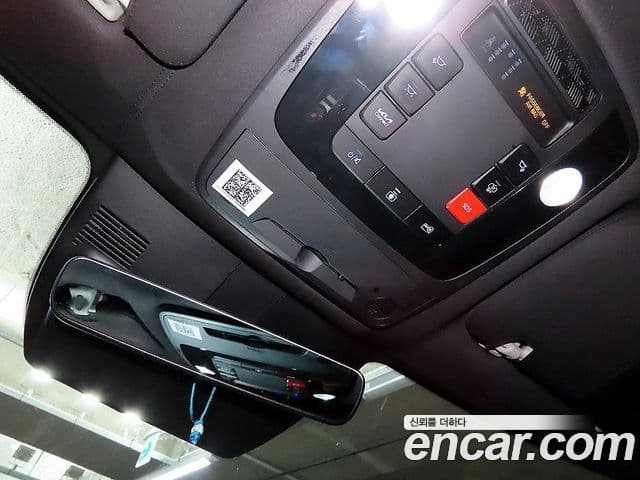 Kia Carnival 2024 — ფოტო 13/20