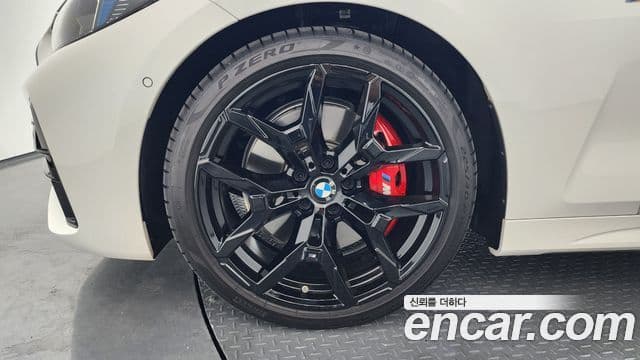 BMW 4 Series 2025 — Photo 17/33