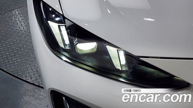 BMW 4 Series 2025 — Photo 16/33