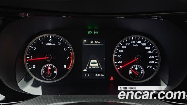 Kia K5 2023 — ფოტო 8/20