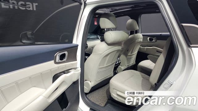 Kia Sorento 2021 — Фото 18/20