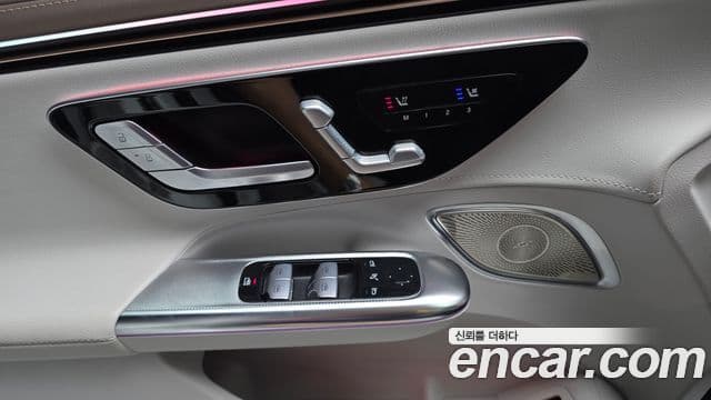 Mercedes-Benz EQE 2023 — ფოტო 14/32