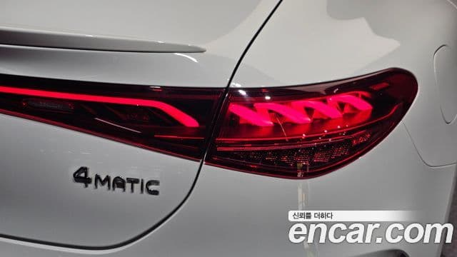 Mercedes-Benz EQE 2023 — ფოტო 32/32