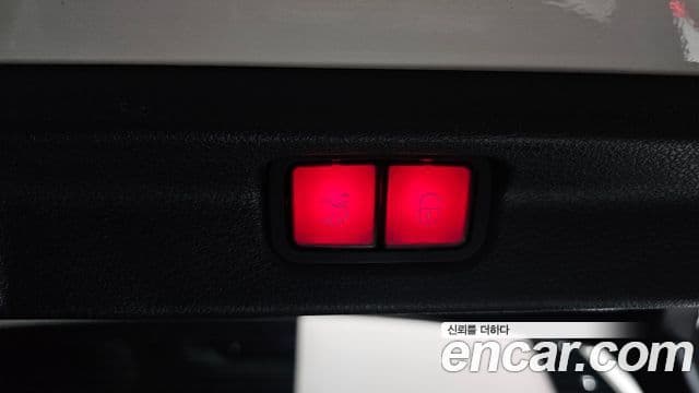 Mercedes-Benz EQE 2023 — ფოტო 31/32