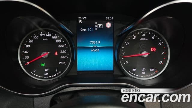 Mercedes-Benz C-Class 2019 — ფოტო 8/20