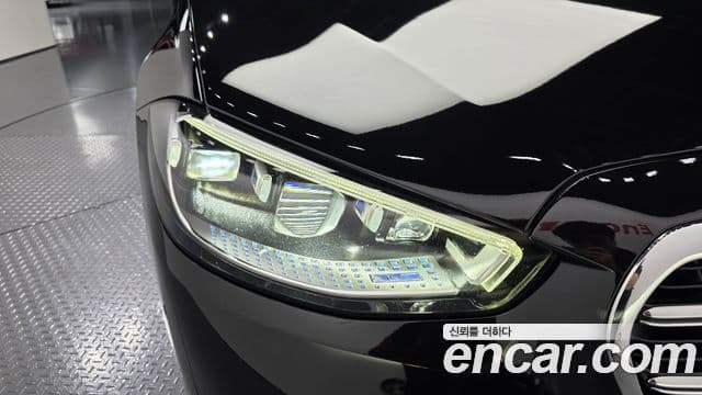 Mercedes-Benz S-Class 2022 — Photo 15/35