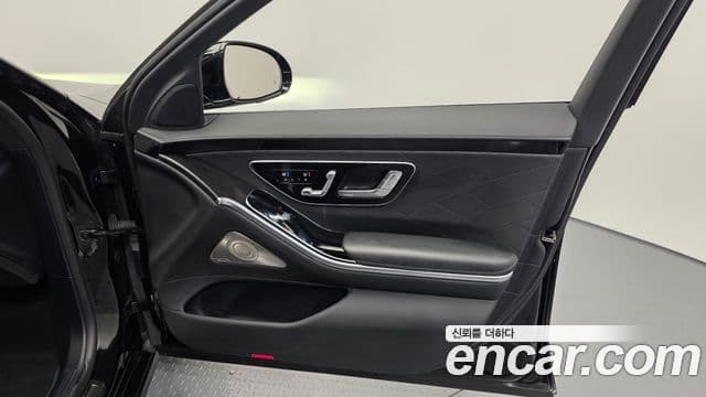Mercedes-Benz S-Class 2022 — Photo 33/35