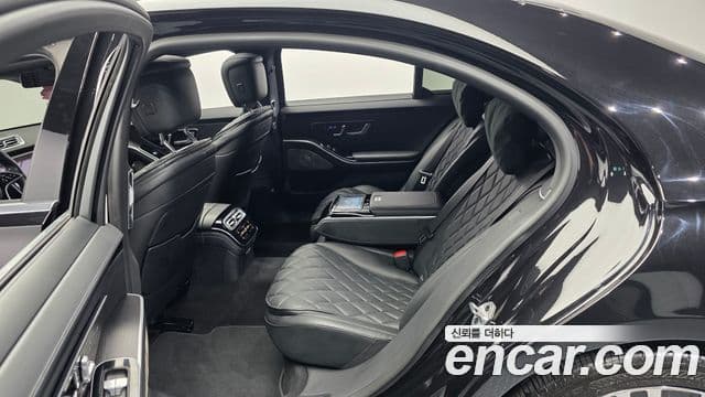 Mercedes-Benz S-Class 2022 — Photo 24/35