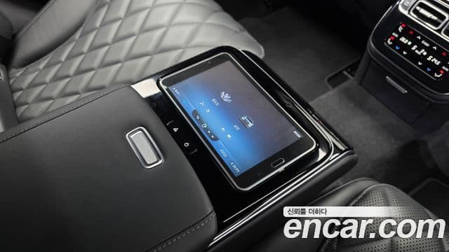 Mercedes-Benz S-Class 2022 — Photo 8/35