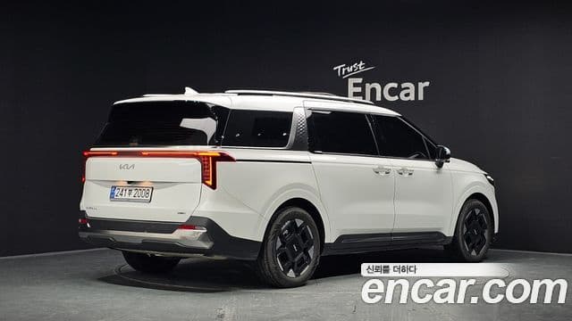 Kia Carnival 2024 — ფოტო 2/20