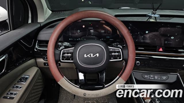 Kia Carnival 2024 — ფოტო 13/20