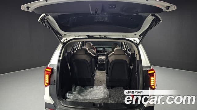 Kia Carnival 2024 — ფოტო 20/20