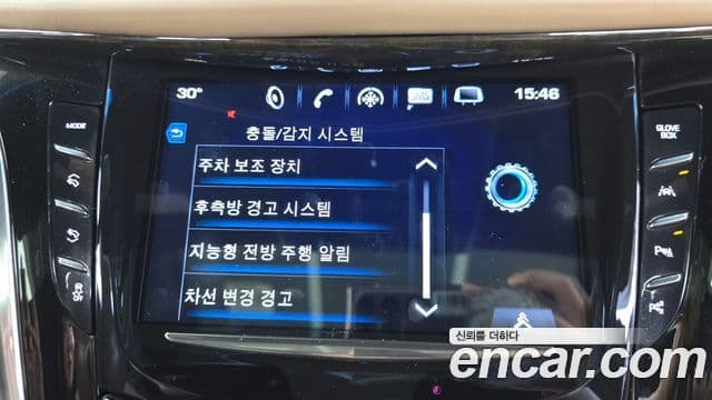 Cadillac Escalade 2019 — ფოტო 16/20
