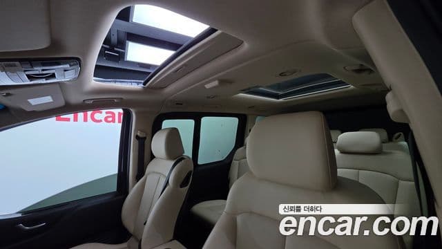 Hyundai Staria 2021 — ფოტო 16/20