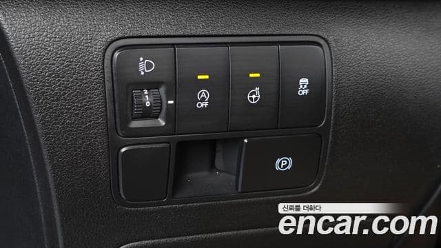 Hyundai Staria 2021 — ფოტო 18/20