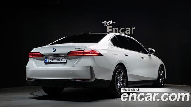 BMW 5 Series 2024 — Şəkil 2/20