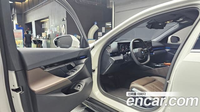 BMW 5 Series 2024 — Şəkil 10/20