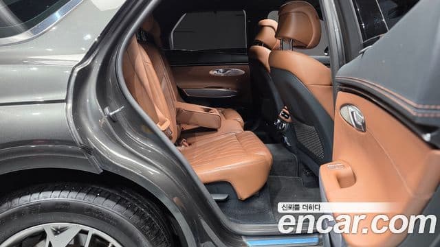 Genesis GV70 2023 — фото 11 из 20