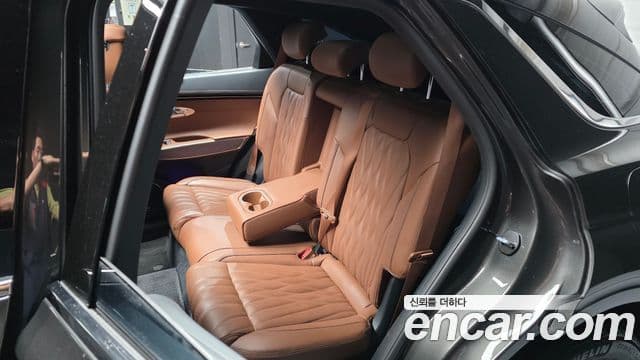 Genesis GV70 2023 — фото 12 из 20