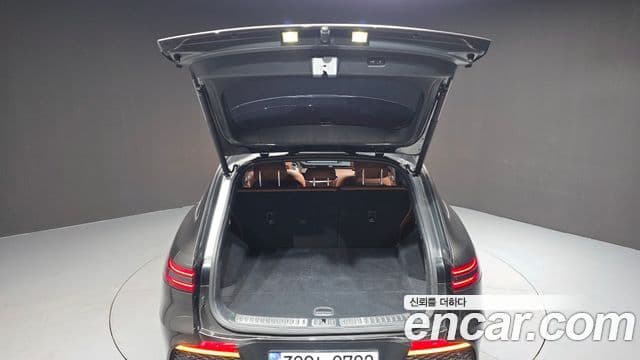 Genesis GV70 2023 — фото 17 из 20