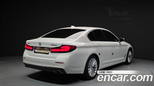 BMW 5 Series 2021 — ფოტო 1/20