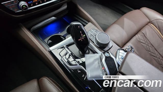 BMW 5 Series 2021 — ფოტო 7/20