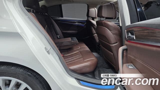 BMW 5 Series 2021 — ფოტო 11/20