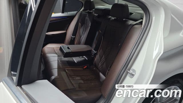 BMW 5 Series 2021 — ფოტო 12/20