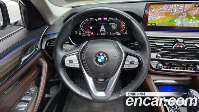 BMW 5 Series 2021 — ფოტო 14/20