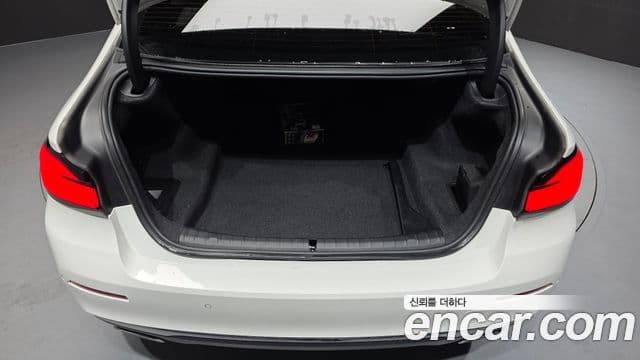 BMW 5 Series 2021 — ფოტო 17/20
