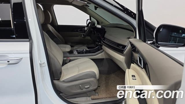 Kia Carnival 2025 — Şəkil 11/20