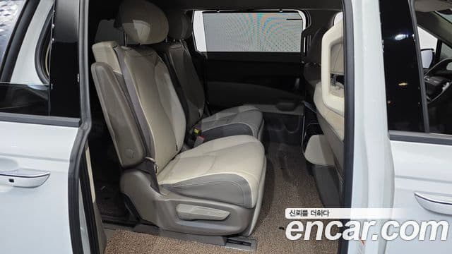 Kia Carnival 2025 — Şəkil 12/20