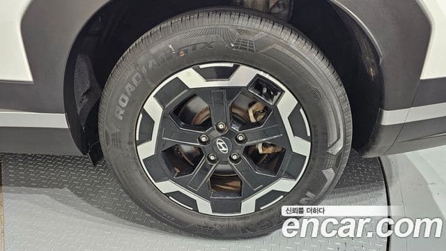 Hyundai Santa Fe 2023 — ფოტო 14/33