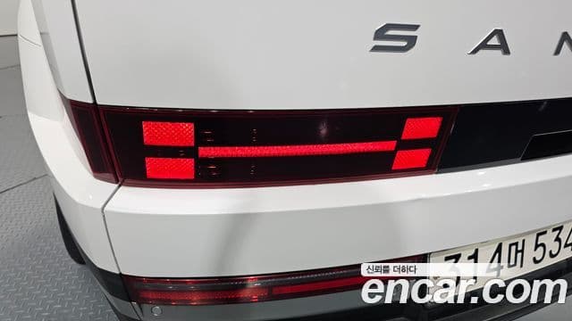 Hyundai Santa Fe 2023 — ფოტო 18/33