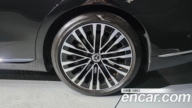 Mercedes-Benz S-Class 2021 — ფოტო 35/37