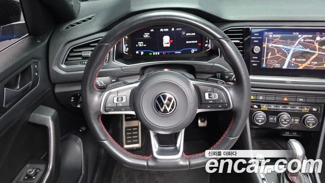 Volkswagen T-Roc 2022 — ფოტო 14/20
