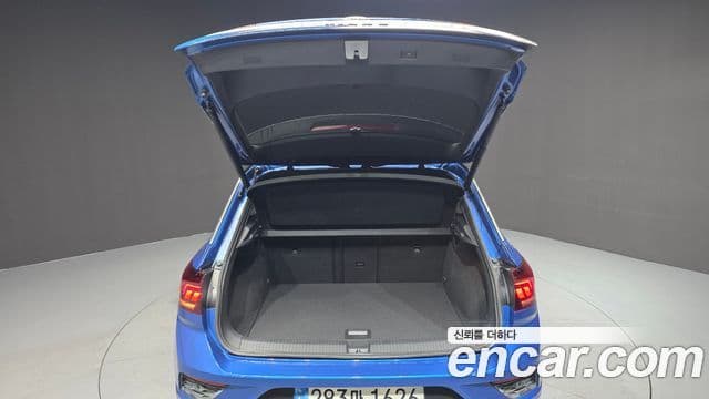 Volkswagen T-Roc 2022 — ფოტო 17/20